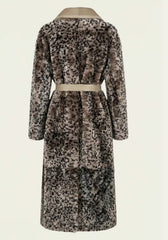 Luxurious Reversible Shearling Coat with Leopard Print – Taupe & Sand – Model 1987