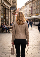 Damen Lederjacke aus Lammnappa – Sportlich mit Quersteifen Beige