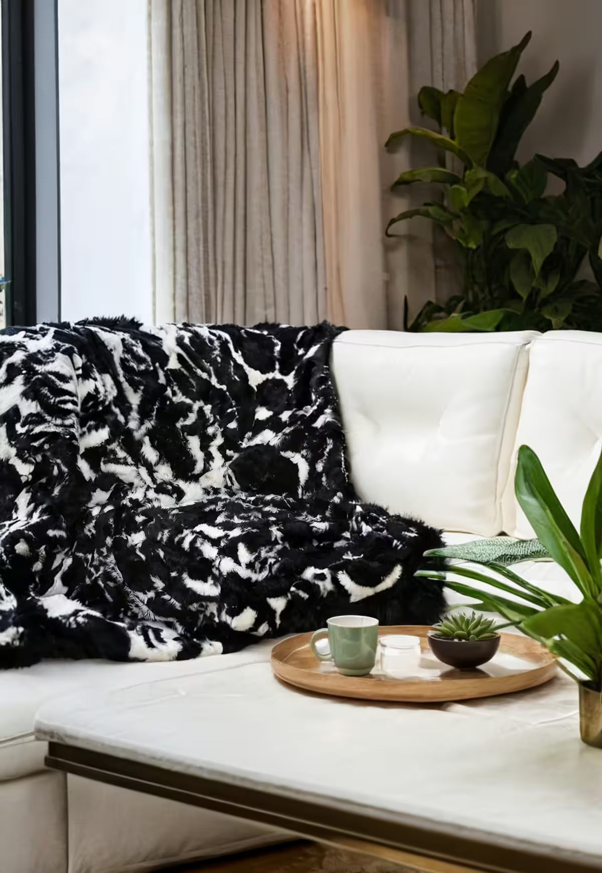 Toscana Lambskin Blanket Model 4 Black/White 205 x 160 cm
