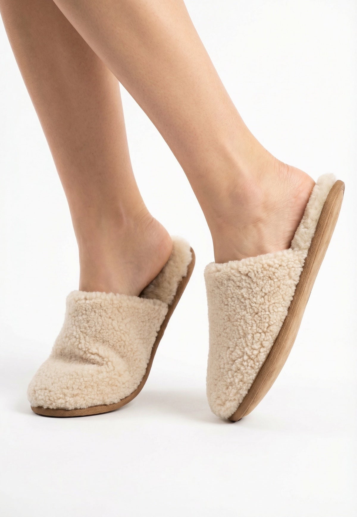 Curly Cosy Women's Lambskin Slippers - Natural Warmth & Gentle Lightness
