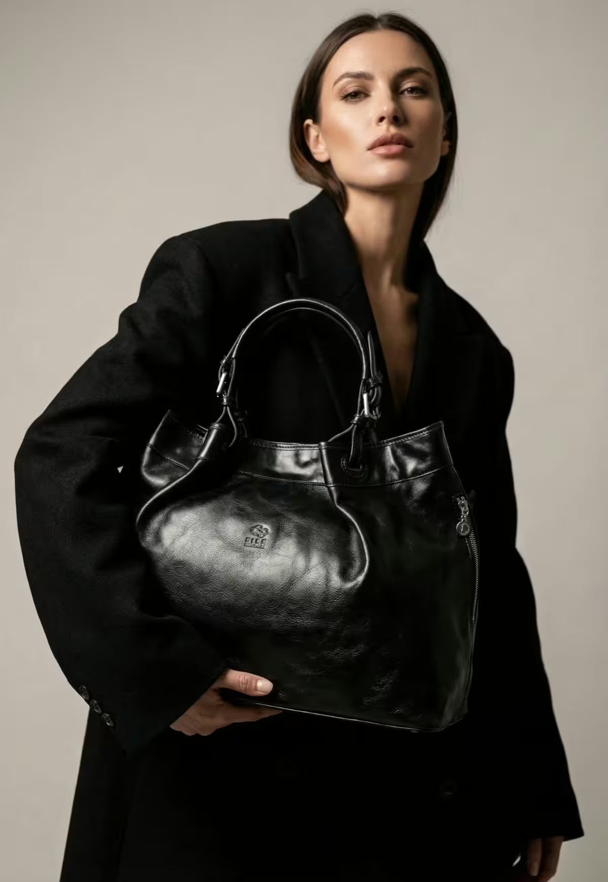 Luxury Leather Tote Handbag – The Iconic Black