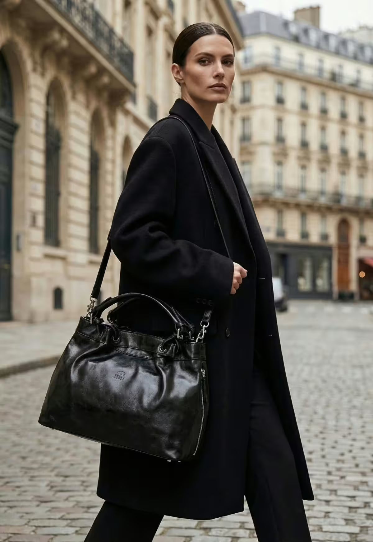 Luxury Leather Tote Handbag – The Iconic Black