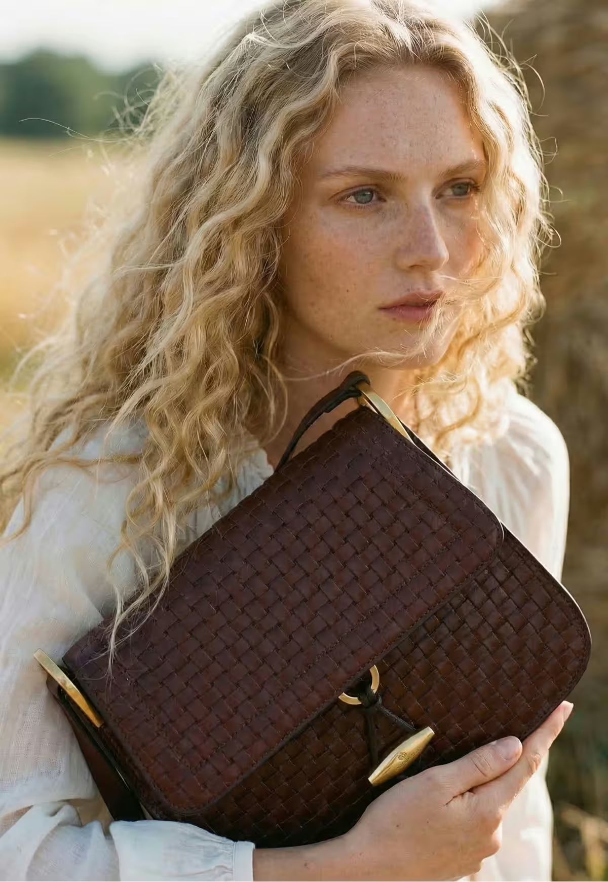 Elegant Leather Flap Handbag for Women - Seravelle