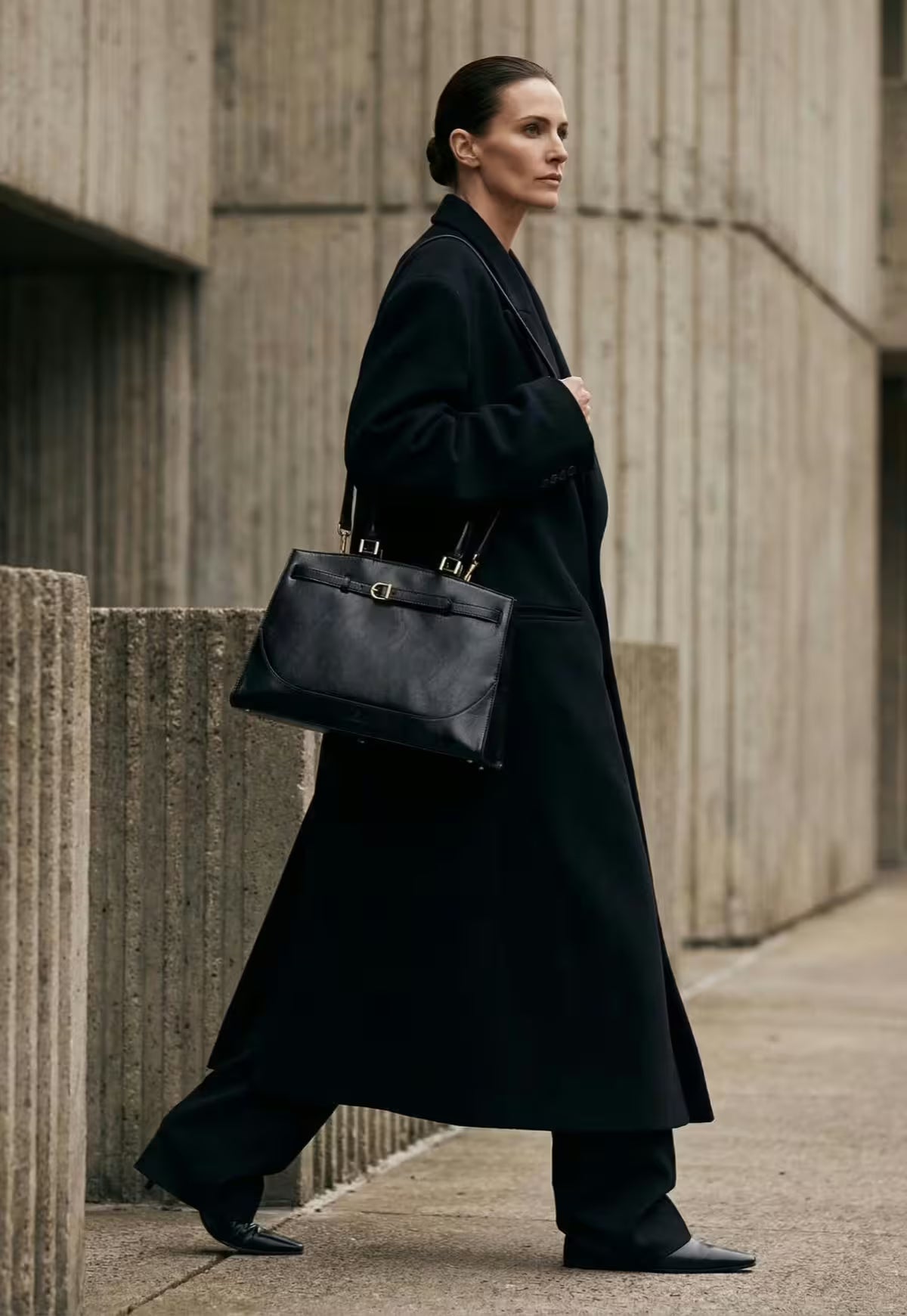 Elegant Leather Hobo Bag - Noravia Black