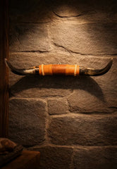 Bullhorn Wall Object Model 12 – Natural Horn Unique Piece with Leather-Wood Mount