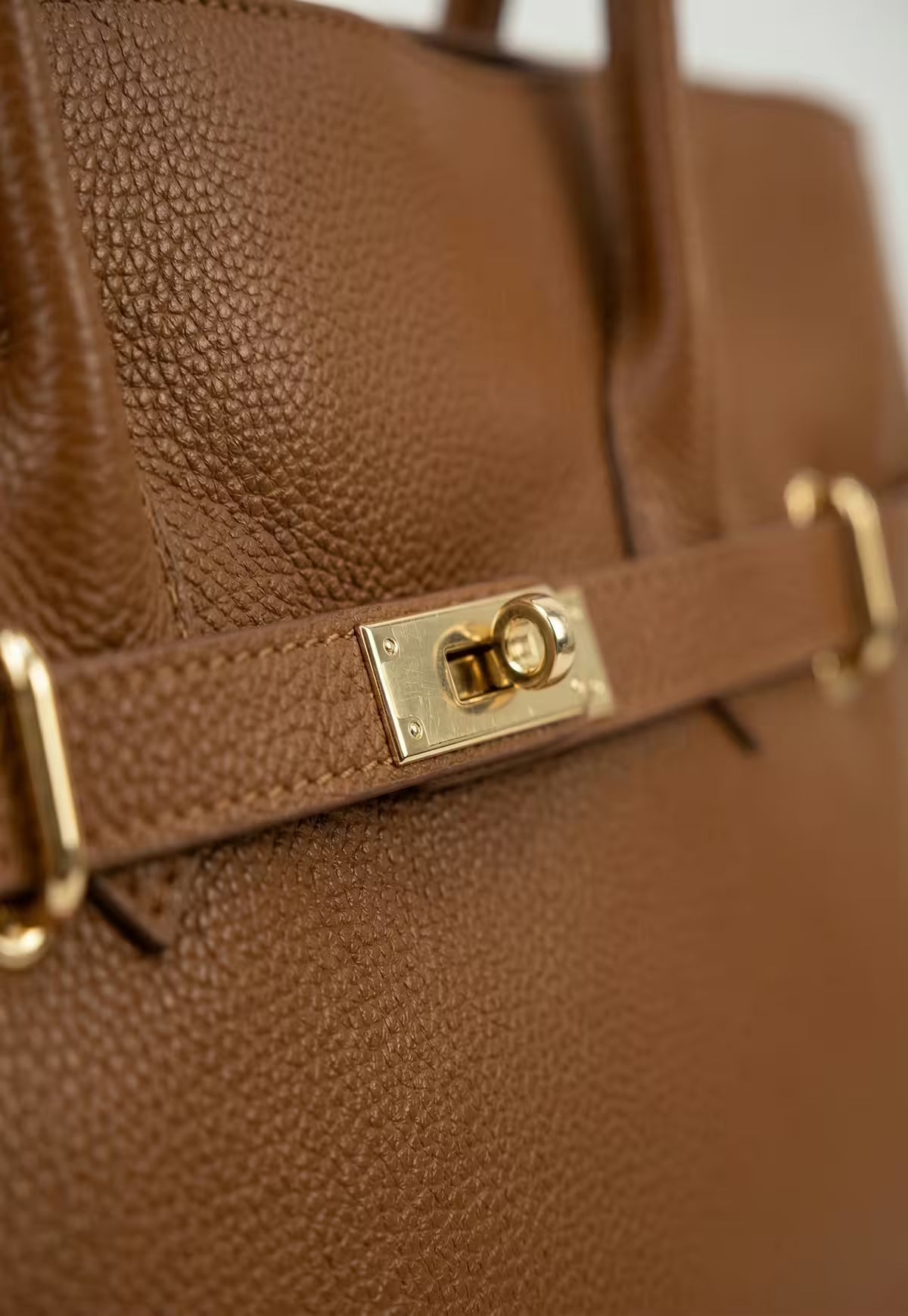 Elegant Leather Handbag for Women - Florence Camel