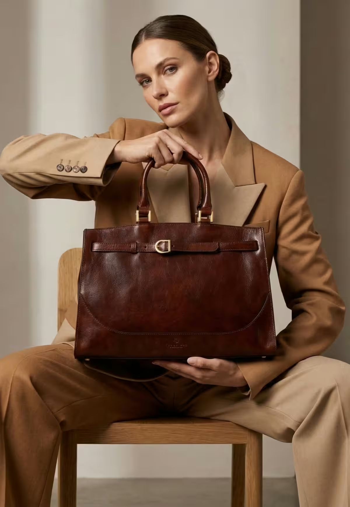 Premium Leather Hobo Bag "Noravia" - Brown