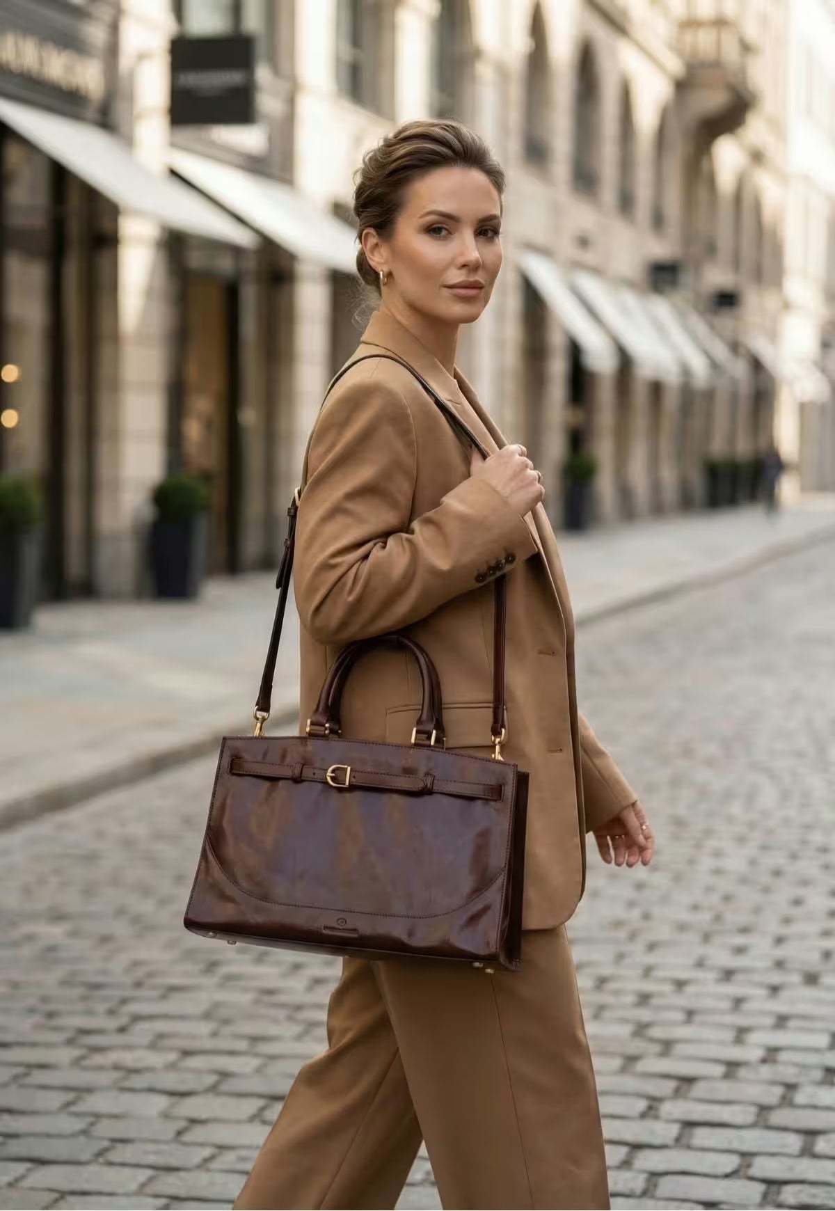 Premium Leather Hobo Bag "Noravia" - Brown