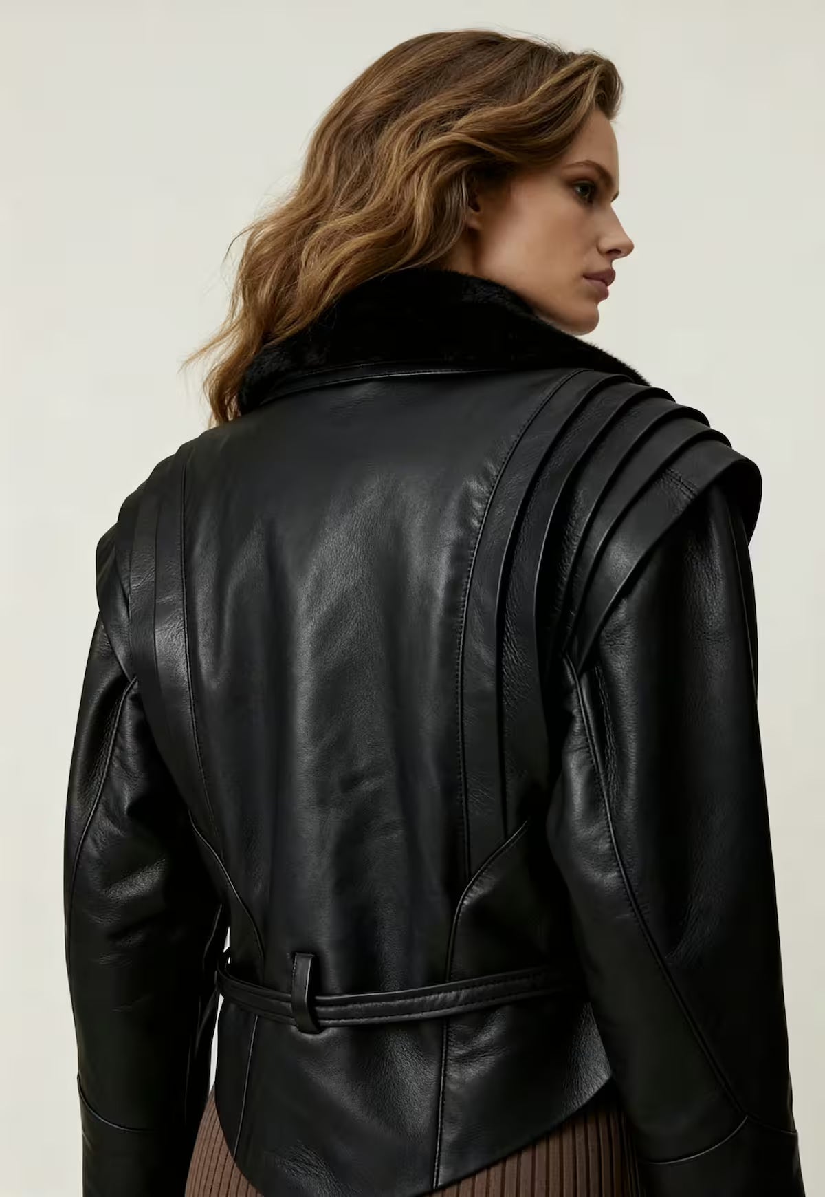 Shearling Lambskin Jacket - Elegant Contemporary Style with a Tailored Fit